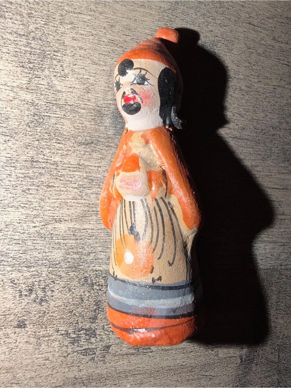 Vintage Mexican Hand-Painted tonala Figurine Set in Orange and Black - Picture 4 of 10